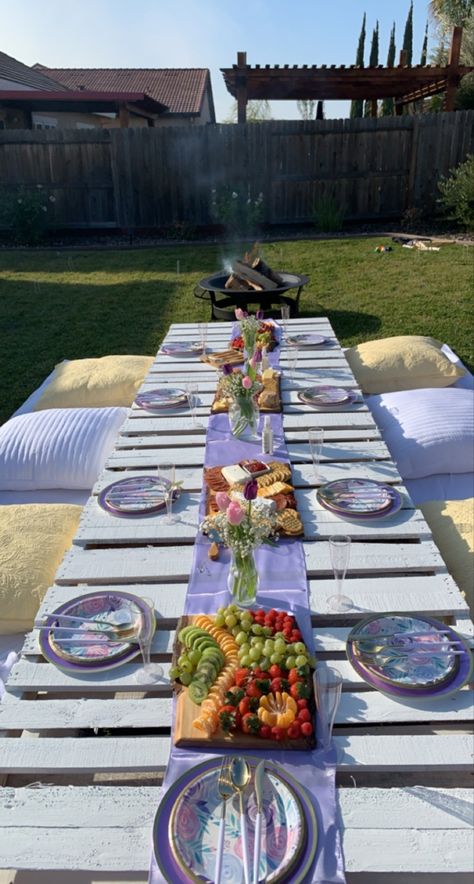 picnic (in winter) #picnic #picnicfoodideas #pastels #charcuterie #charcuterieboardideas #croquet Large Group Picnic Ideas, Pastel Picnic Table, Pallet Picnic Party For Kids, Aesthetic Picnic Table Setup, Picnic In Winter, Pallet Picnic, Picnic Rugs At First Borthday, Picnic Setting, Winter Picnic