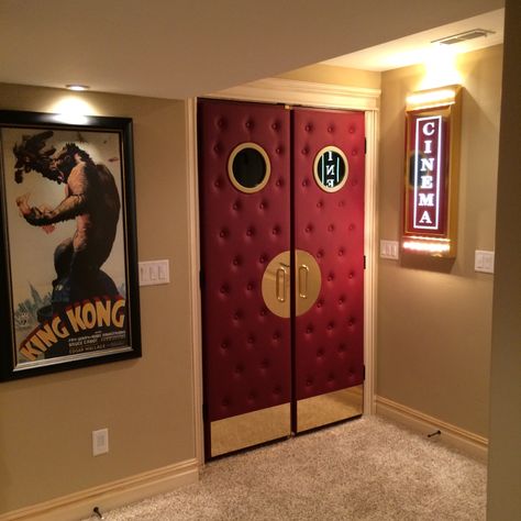 Small Home Theater, Theatre Room Ideas, Cinema Idea, Bonus Room Ideas, Home Theater Room Design, Theater Rooms, Theater Room Design, Movie Room Decor, Cinema Design