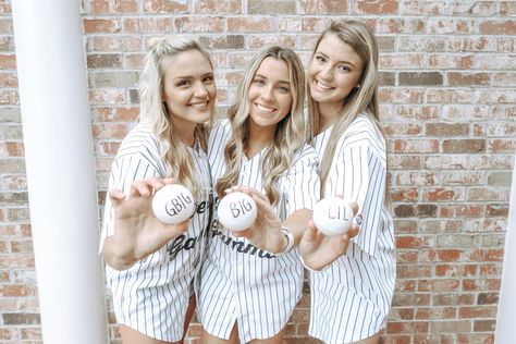 Big little reveal baseball Sorority Delta Gamma, Texas A&M, easy, cute, simple Baseball Big Little Reveal Sorority, Big Little Reveal Themes, Sorority Art, Sorority Banner, Big Little Shirts, Big Lil, Sorority Bid Day, Sorority Big Little, Friends Pic