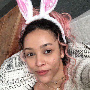 Doja Cat Without Makeup, Doja Cat Natural Hair, Doja Cat No Makeup, No Makeup Pictures, With And Without Makeup, Different Hair Colors, No Makeup, Cat Makeup, Celeb Crushes