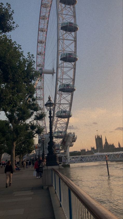 London eye, aesthetic, tourist The London Eye Aesthetic, London Core Aesthetic, London Boy Aesthetic, London Eye Aesthetic, London Eyes, Eye Aesthetic, 60s Aesthetic, Aesthetic London, London Girl