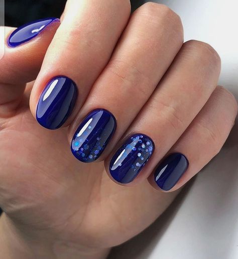 Navy Christmas Nails, Ongles Gel French, Blue Christmas Nails, Blue And Silver Nails, Blue Gel Nails, Navy Nails, Classy Nail Designs, Short Square Nails, Blue Nail Designs