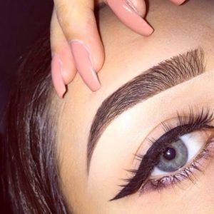 Don’t we all envy the Kardashian’s thick and full eyebrows? You can now have them too! If you want naturally thick eyebrows, simply let them grow out for a couple of months. - See more at: http://www.quinceanera.com/make-up/summer-makeup-trends/?utm_source=pinterest&utm_medium=social&utm_campaign=make-up-summer-makeup-trends#sthash.2sRTqTGN.dpuf Eyebrows Done, 2016 Makeup Trends, Permanente Make-up, Eyebrows On Fleek, Makijaż Smokey Eye, Perfect Eyebrows, Eyebrow Tattoo, Brow Makeup, Makeup Goals