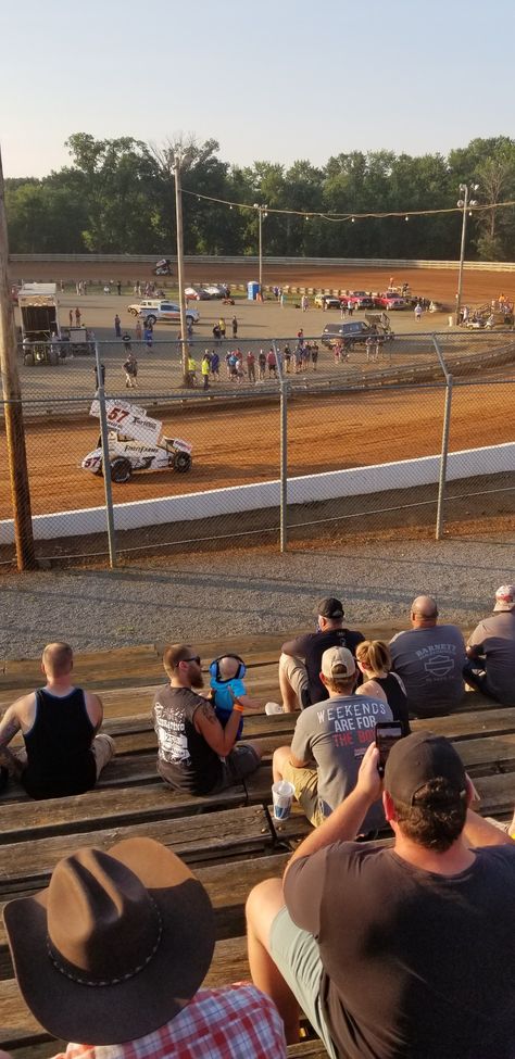 Racing Lifestyle, Dirt Racing Cars, Dirt Late Model Racing, Dirt Car Racing, Dirt Track Cars, Speedway Racing, Late Model Racing, Sprint Car Racing, Dirt Late Models