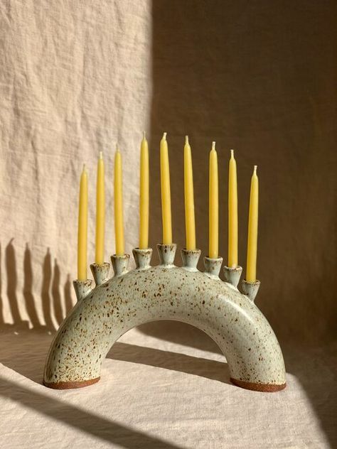 Ceramic Candle Stick, Ceramic Menorah, Candle Holder Diy, Ceramic Christmas Decorations, Pottery Lamp, Vase Crafts, Diy Candle Holders, Clay Crafts Air Dry, Cerámica Ideas