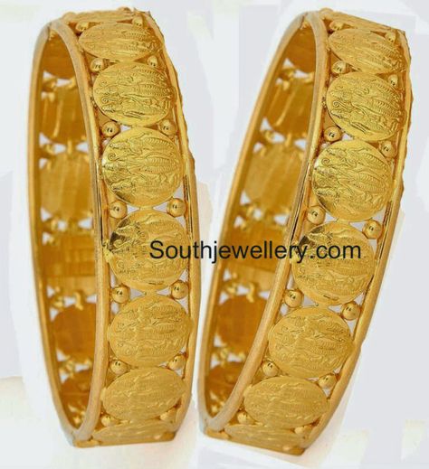 ram sita gold coin bangles Satlada Haar, Latest Jewellery Designs, Ram Sita, Gold Bangles Indian, Indian Bridal Jewelry Sets, Bangles Indian, Indian Jewellery Design, Bangles Jewelry Designs, Gold Bangles Design