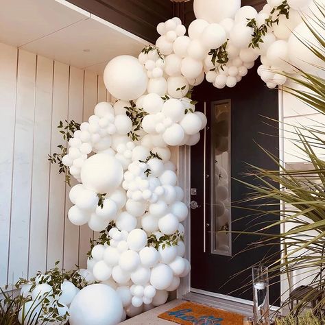 Engagement Brunch, Homeschool Christmas, Mexican Theme Party Decorations, Backyard Engagement Parties, Engagement Balloons, White Party Decorations, Parties Ideas, Wedding Balloon Decorations, Mothers Day Decor