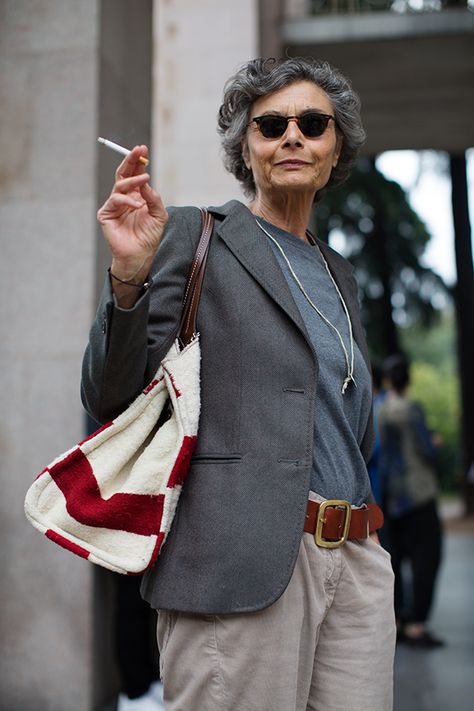 Renata, Milan. The Sartorialist. Linda V Wright, Mode Over 50, Dress Like A Parisian, The Sartorialist, Older Women Fashion, Advanced Style, Paris Dresses, Ageless Style, Old Woman