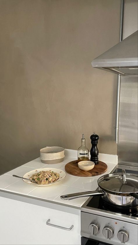 Kitchen Esthetics, Stories Wallpaper, Living Independently, Pasta For Dinner, Aesthetics Instagram, Cooking Pasta, Wallpaper Aesthetics, Mood Board Inspiration, First Apartment