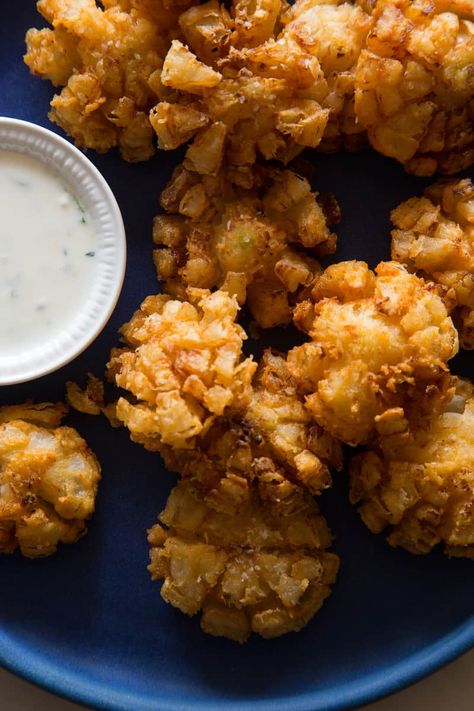 Mini Blooming Onions, Blooming Onions, Super Bowl Snacks, Cipollini Onions, Bloomin Onion, Spoon Fork Bacon, Blooming Onion, Superbowl Appetizers, Superbowl Snacks