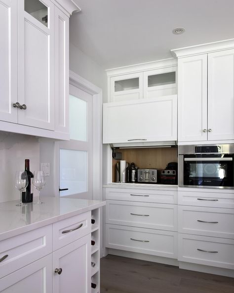 5 Ways to Hide Small Kitchen Appliances Hide Kitchen, Hide Appliances, Kitchen Appliances Design, Garage Style, Hidden Kitchen, Appliances Design, Desk Makeover, Design Your Kitchen, Low Cabinet