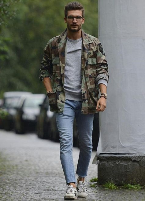 52 Dashing Fall Outfits For Men To Copy - Fashion Hombre Camo Jacket Outfit Men, Justusf Hansen, Military Jacket Outfits, Military Style Man, Camo Jacket Outfit, Camouflage Fashion, Camouflage Outfits, Vans Converse, Camouflage Jacket