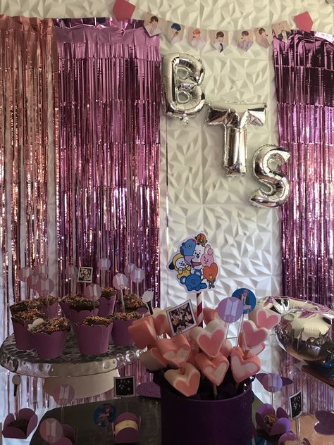 Bts Party Ideas Decoration, Bts Birthday Party Ideas, Bts Themed Birthday Party, Kpop Birthday Party Ideas, Birthday Decorations Diy, Bts Party, Bts Birthday, Harry Styles Hands, Bts Cake