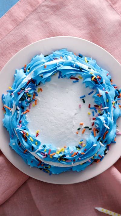 Diy Carvel Ice Cream Cake, Ice Cream Cake Carvel, Ice Cream Cake Icing Recipe, Icing For Ice Cream Cake, Frosting For Ice Cream Cake, Carvel Ice Cream Cake Recipe, Ice Cream Cake Frosting Recipe, Ice Cream Cake Icing, Buttercream Frosting For Decorating