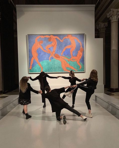 Performance Art Photography, Matisse Dancers, Dance Henri Matisse, Performer Aesthetic, Henri Matisse Dance, Paint Sketches, Matisse Dance, Dancing Painting, Witch Illustration