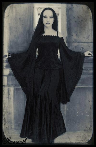 @PinFantasy - <3 Exquisite gothic, Amaranth Goth Subculture, Goth Look, Romantic Goth, Victorian Goth, Gothic Clothes, Goth Beauty, Goth Dress, Goth Aesthetic, Gothic Beauty