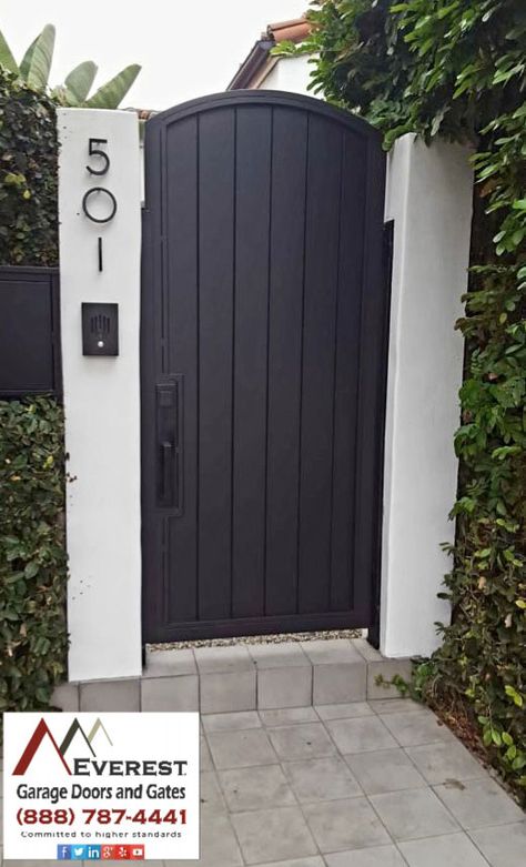 entry-door-with-keypad-entry Door For Yard, Side Fence Door Entrance Ideas, Front Gate Door Design, Front Door Gates Entryway, Side Gate Door Ideas, Metal Side Door Gate, Fence Door Ideas Gates, Outside Doors Backyards, Solid Gate Design