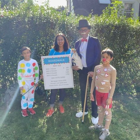 The Family Game Night family halloween costume featueres a woman dressed up as a Boardwalk card from Monopoly, a man dressed as Monopoly's Uncle Pennybags, a boy dressed as the Operation game board and another boy dressed as the Twister game board Night Halloween Costume, Halloween Costume Family, Game Night Family, Family Halloween Costume Ideas, Costume Family, Twister Game, Hippie Costume Halloween, Toy Story Halloween, Duke Photography