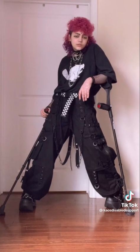 All images from kaosdisabledsupport on tiktok Punk Poses, People Poses, Body Reference Drawing, Human Reference, Body Reference Poses, Mobility Aids, Standing Poses, Human Poses Reference, Crutches