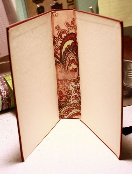 How to make an Altered Book Journal – AlyBird Art 1000 Lifehacks, Handmade Journals Diy, Altered Book Journal, Journals Diy, Book Binding Diy, Journal Making, Diy Journal Books, Altered Book Art, Junk Journal Ideas