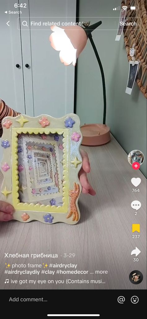 Clay Picture Frames Diy, Air Dry Clay Photo Frame, Air Dry Clay Picture Frame, Air Dry Clay Frame, Clay Picture Frames, Clay Photo Frame, Ceramic Picture Frames, Art Sources, Clay Frame