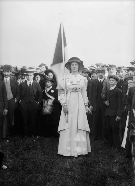 Museum of London | Free museum in London Suffragette Fashion, Reform Dress, Suffragette Movement, Suffrage Movement, London Museums, Female Photographers, British History, Hyde Park, African American History