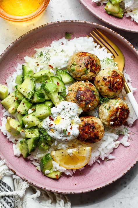 Chicken Zucchini Meatballs - Dishing Out Health Chicken Zucchini Meatballs, Healthy Meatball Recipe, Cheesy Chicken And Broccoli, Butter Cauliflower, Chickpea Meatballs, Quinoa Bake, Broccoli Quinoa, Healthy Meatballs, Zucchini Meatballs