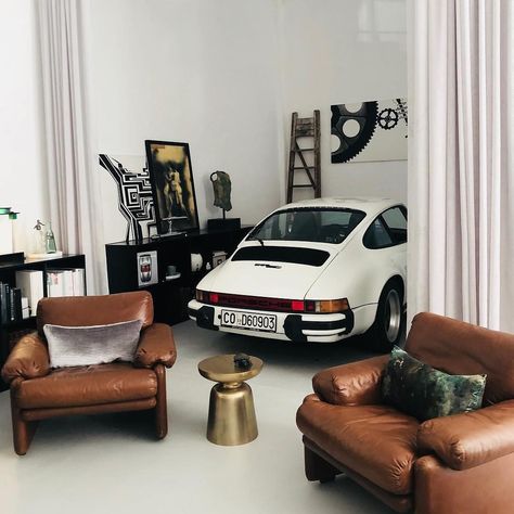 Black Porsche, Porsche Classic, Vintage Porsche, Bachelor Pad, Person Sitting, Modern Architecture House, Classic Porsche, Garage Design, Dream Garage