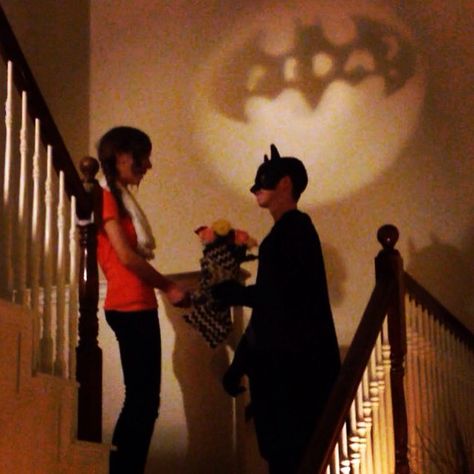 My brother's amazing batman promposal!! Batman Promposal Ideas, Batman Hoco Proposal, Batman Promposal, Prom Posals, Hoco Signs, Prom Proposals, Cute Homecoming Proposals, Cute Prom Proposals, Asking To Prom