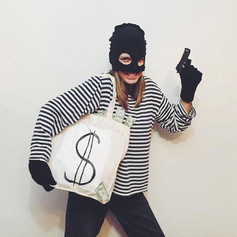 Halloween Costumes For Teens | POPSUGAR Smart Living Librarian Costume, Burglar Costume, Robber Costume, Punny Costumes, Diy Bank, Halloween Costumes 2016, Classic Halloween Costumes, Costumes Couples, Couples Diy