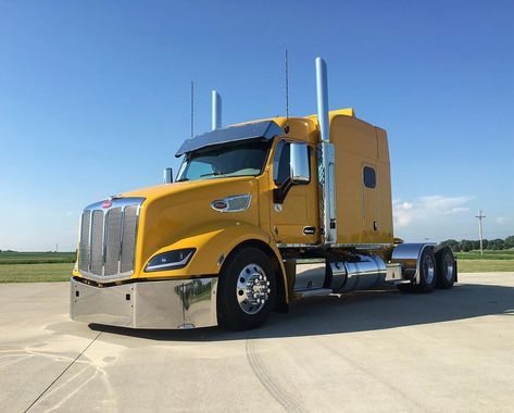 Peterbilt of Sioux Falls on Instagram: “One awesome 579 that we just got done customizing. This sweet ride is for sale #oneofakind #peterbilt #579 #lowrider #slammed #yellow…” Peterbilt 579 Custom Trucks, Semi Trucks For Sale, Custom Peterbilt, Roadtrip Photography, Yellow Chrome, Peterbilt 579, Female Trucks, Texas Truck, Sioux Falls South Dakota