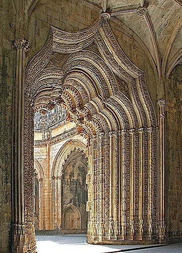 Batalha Monastery, Portugal Arch Tattoo, Batalha Monastery, Starověký Egypt, Architecture Antique, Timur Tengah, White City, Gothic Architecture, Color Photo, Ancient Architecture