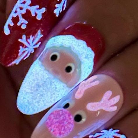 Daily Charme Official on Instagram: "Glowing Rudolph Christmas nail tutorial 🦌✨🎅 What nails are you sleigh-ing right now? Save and share for inspo 🛷✨ Follow @daily_charme for the more cute and fun nail art! 💅 Using: • 203 Skinnydip • 001 Perfect Black • 002 Perfect White • H58 Rudolph • White Glow in the Dark Powder • Crystal Clear Acrylic Nail Powder • 3D Gummy Gelly #holidaynails #christmasnails #winternails #glowinthedarknails #nailtutorial #howto #nailarttutorial #holographicnails" Rudolph The Red Nosed Reindeer Nail Art, Glow In The Dark Christmas Nails, Christmas Nails Kids, Christmas Nail Tutorial, Rudolph Nails, What Nails, Clear Acrylic Nails, Fun Nail Art, Acrylic Nail Powder