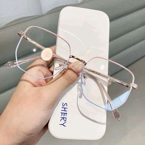 Eye Glasses Aesthetic, Clear Glasses Frames Women, Glasses Women Fashion Eyeglasses, Cute Glasses Frames, Classy Glasses, Retro Gradient, Glasses Frames Trendy, Fancy Glasses, Clear Glasses Frames