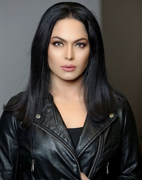 Veena Malik, Leather