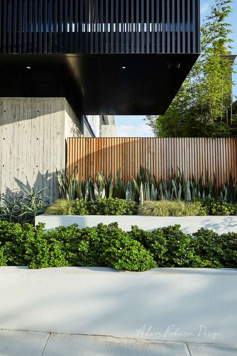 Landscaping Inspiration, Modern Landscape Design, Modern Garden Design, Landscape Design Plans, Contemporary Garden, Exterior Cladding, Wall Garden, Modern Patio, Design Exterior