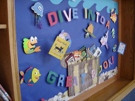 Dive into a Good Book! Book Corner Classroom, Book Corner Display, Dive Into A Good Book, Turtle Classroom, Reading Corner Classroom, Ocean Theme Crafts, Book Area, Literacy Coach, Bulletin Boards Theme