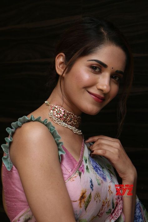 Anti Ragging, Ruhani Sharma, Hindi Photo, Asian Traditional Fashion, Saree Stills, Neha Sharma, Celebrity Photographers, New Saree, Indian Photoshoot