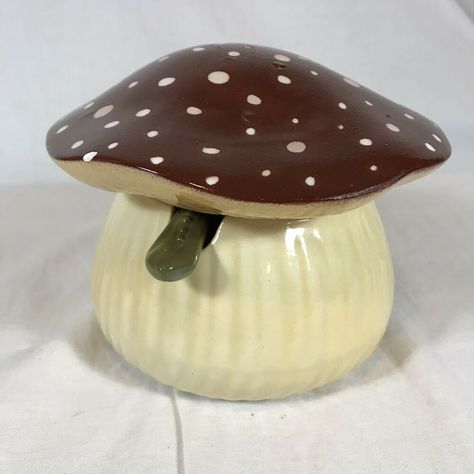 Clay Containers With Lids Ideas, Mushroom Bowl Ceramic, Clay Throwing, Mushroom Things, Mushroom Bowl, Mushroom Theme, Future Furniture, Ceramic Mushroom, Mcm Art