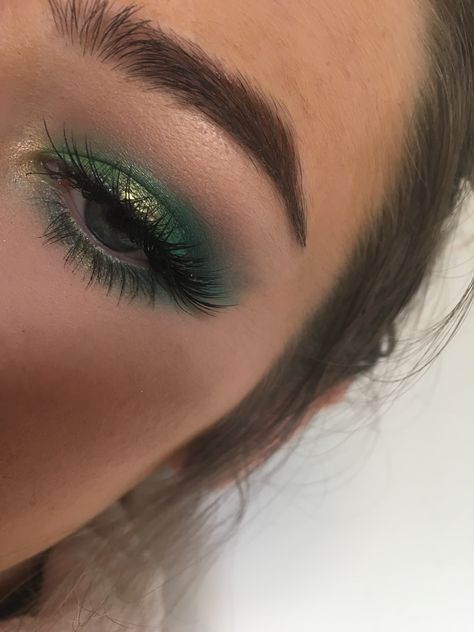 Dark Green Eye Makeup Natural, Pine Green Makeup, Bottle Green Makeup Look, Green Sliver Eyeshadow, Emerald Green Eye Look, Green Emerald Eye Makeup, Hunter Green Prom Makeup, Dark Green And Gold Eyeshadow, Jade Green Makeup Looks