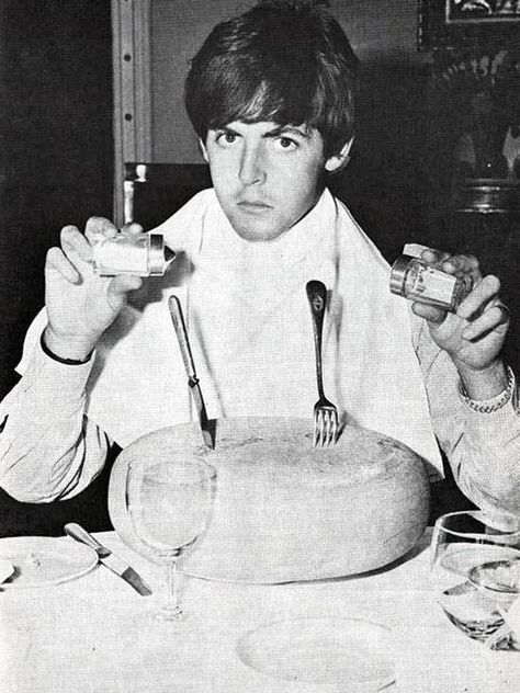 Paul McCartney and cheese! Paul Mccartney, Cheese