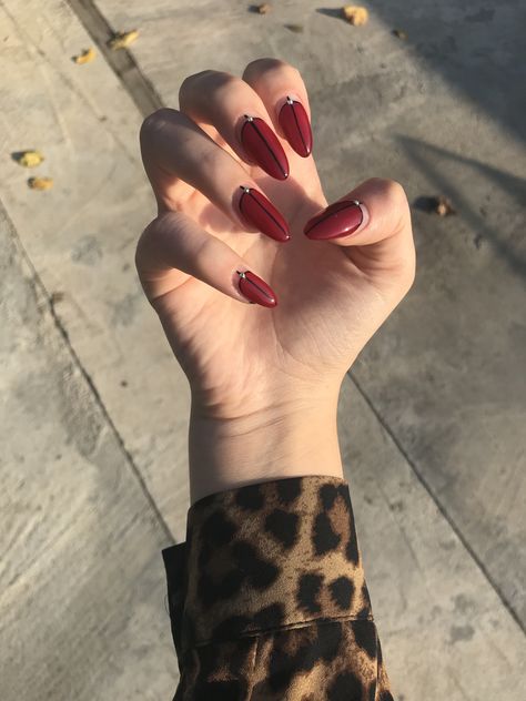 #nails #nailart #red #style #elegant #beautifulnails #art #gems #diamond #black #lines Red And Black Nails Elegant, Black Nails Elegant, Nail Art Black And Red, Nails With Black Lines, Red Nails With Gems, Red Nails With Black, Nailart Red, Red And Black Nails, Black Lines