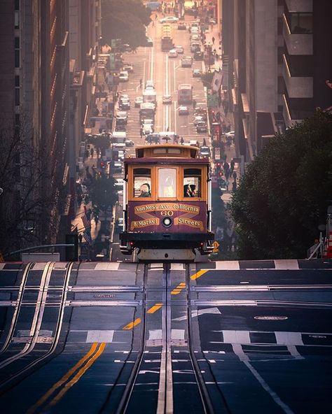 One of my favorite spots to shoot in San Francisco. Swipe left to get a wider view. Follow our account about life in London… San Francisco Travel, Destination Voyage, London Life, Most Beautiful Cities, Big City, Travel Insurance, Travel Life, Nature Travel, Most Beautiful Places