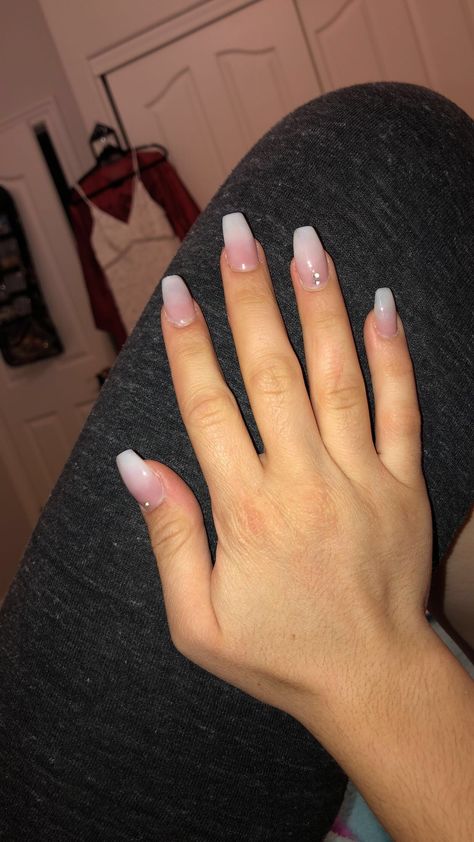 Pink ombré nails with accent on thumb and ring finger 💕 Accent Ring Finger Nail, Nails With Accent, Pink Ombré Nails, Ring Finger Nails, Ombré Nails, Pink Ombre Nails, Pink Ombre, Ombre Nails, Ring Finger