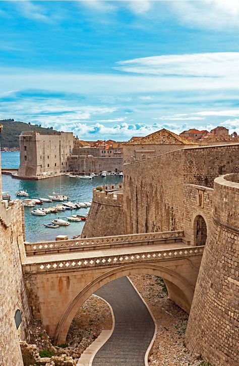 Croatia Vacation, Dubrovnik Old Town, Visit Croatia, Voyage Europe, Croatia Travel, Dubrovnik Croatia, Zagreb, Beautiful Places To Travel, Dubrovnik