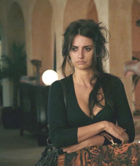 'Vicky Cristina Barcelona'.How I feel some days but if only I looked as gorgeous as she does even like this damn her!! Penelope Cruz Vicky Cristina Barcelona, Xavier Bardem, Penelope Cruz Makeup, Vicky Christina Barcelona, Insecure Women, Vicky Cristina Barcelona, Beau Film, Film Vintage, Maria Elena