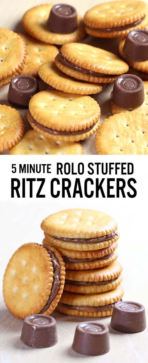 Rolo Stuffed Ritz Crackers - Cakescottage Ritz Cracker Recipes, Party Snacks Easy, Coconut Dessert, Snacks Easy, Brownie Desserts, Cracker Recipes, Caramel Chocolate, Ritz Crackers, A Match Made In Heaven