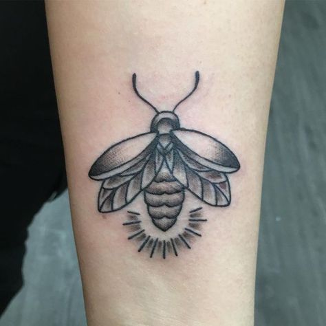 Traditional Lightning Bug Tattoo, American Traditional Firefly Tattoo, Firefly Tattoo Traditional, Light Bug Tattoo, Firefly Tattoo Design, Simple Shaded Tattoos, Simple Bug Tattoo, Lighting Bug Tattoo, Bug Tattoos For Women