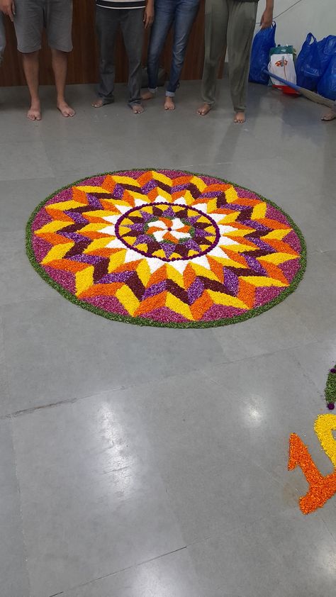 Onam Pookalam Design, Onam Pookalam, Pookalam Design, Onam Outfits, Flower Carpet, Background Pics, Art Painting Tools, Best Friendship Quotes, Scrapbook Book