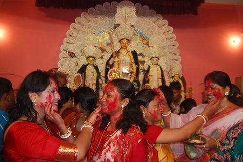 Bengali women participate in Sindur Khela at Durga Mandhir on the last day of Durga puja celebrations in Dhanbad, Jharkhand. ■ Photo: Joydev Gupta Puja Aesthetic, Andaman And Nicobar Islands, Durga Puja, West Bengal, Porto Portugal, The Last Day, Incredible India, North East, Last Day